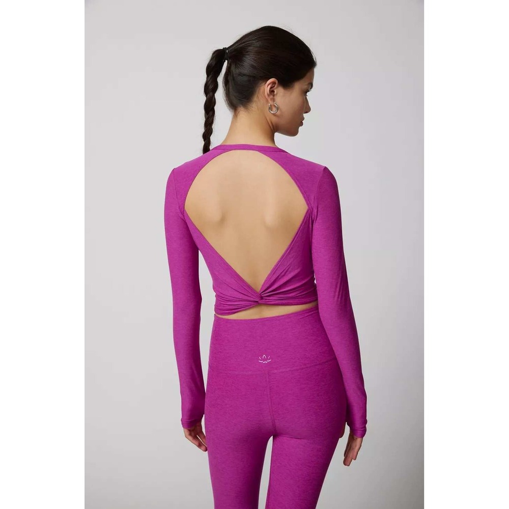 Beyond Yoga Crop Top Womens Medium Purple Twist Back Long Sleeve